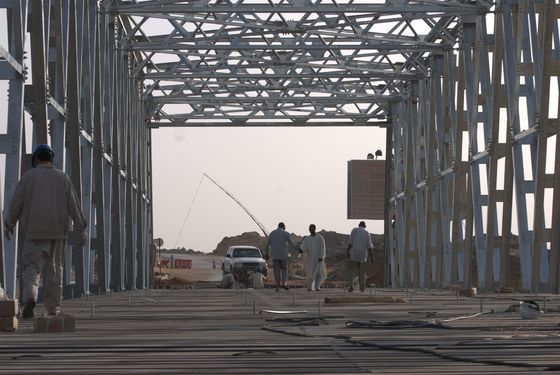Convenient Transport Prefabricated HDG Wire Suspension Bridge
