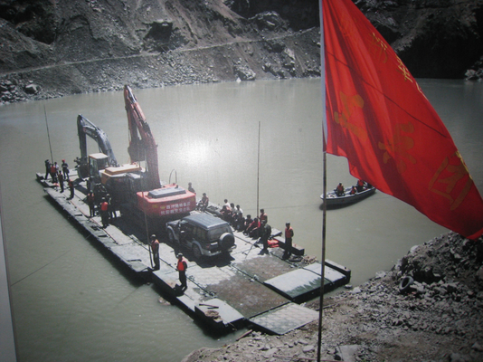 Personnel Transfer Temporary Floating Pontoon Bridge Dock Floating Water Bridge